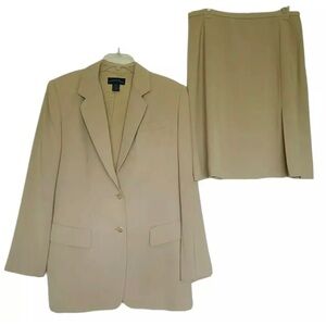 Vintage Charter Club Beige 2 Pc Skirt and Jacket Suit Size 12